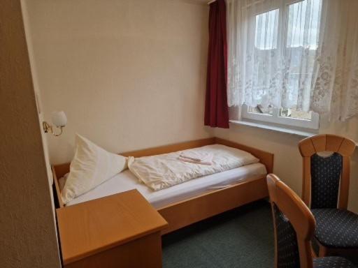Hotel Weinhaus Am Stiftstor ทรัยส์-คาร์เดิน ภายนอก รูปภาพ