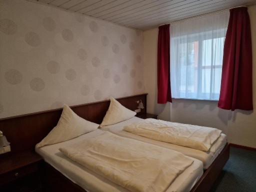 Hotel Weinhaus Am Stiftstor ทรัยส์-คาร์เดิน ภายนอก รูปภาพ